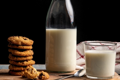 Preço do leite ao produtor segue com alta em junho e atinge valor recorde no spot, segundo analista